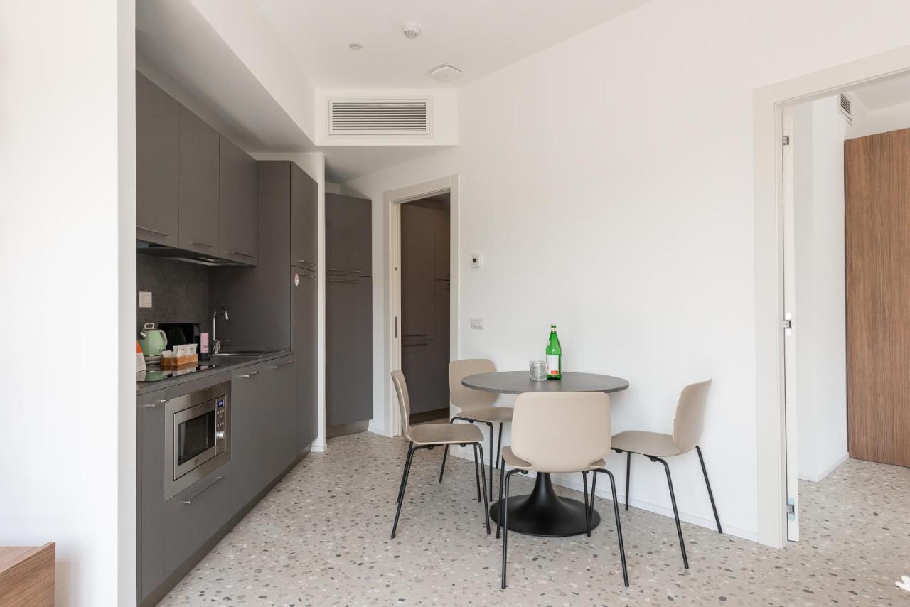 Numa Rome Verso Luaran gambar